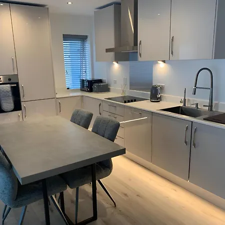 Raphvin Apex Abode Apartment Harlow Exterior photo