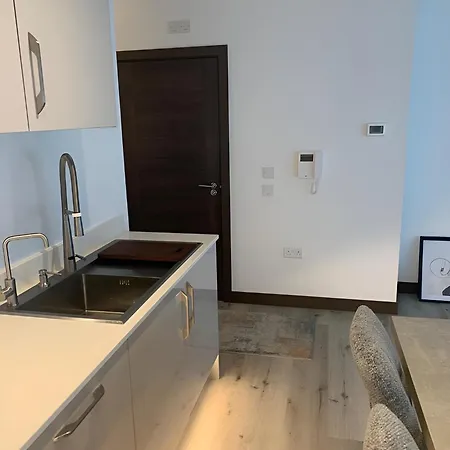 Raphvin Apex Abode Apartment Harlow Exterior photo