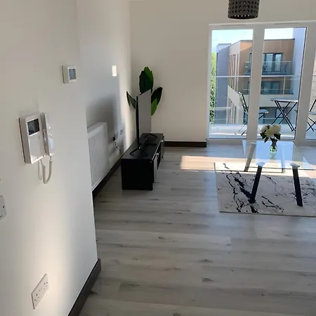 Raphvin Apex Abode Apartment Harlow Exterior photo
