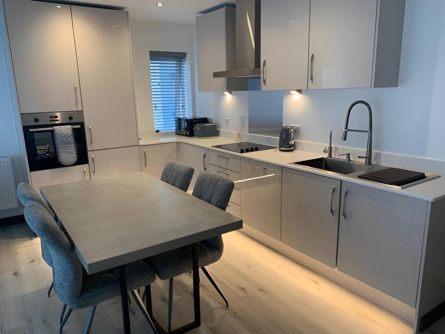 Apartment Raphvin Apex Abode