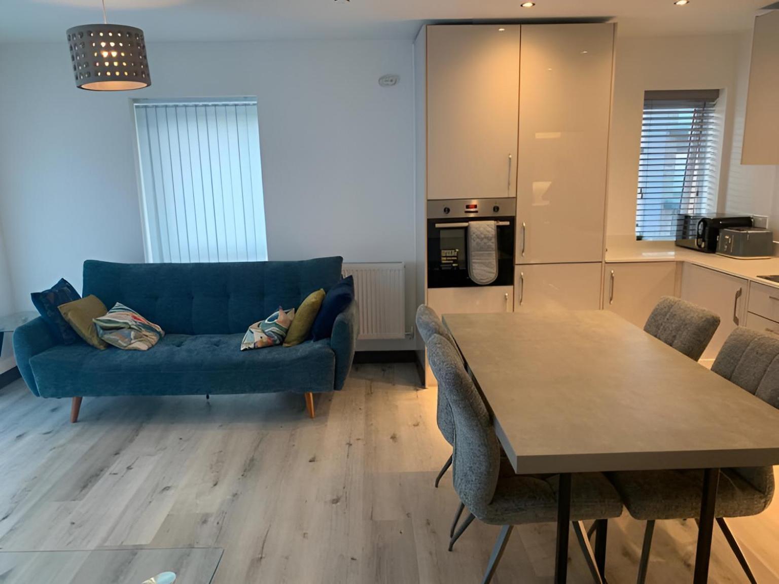 Raphvin Apex Abode * Harlow