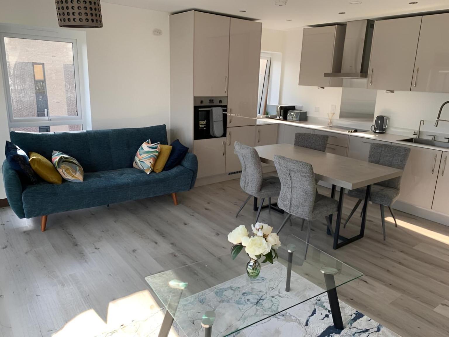 Raphvin Apex Abode Apartment Harlow
